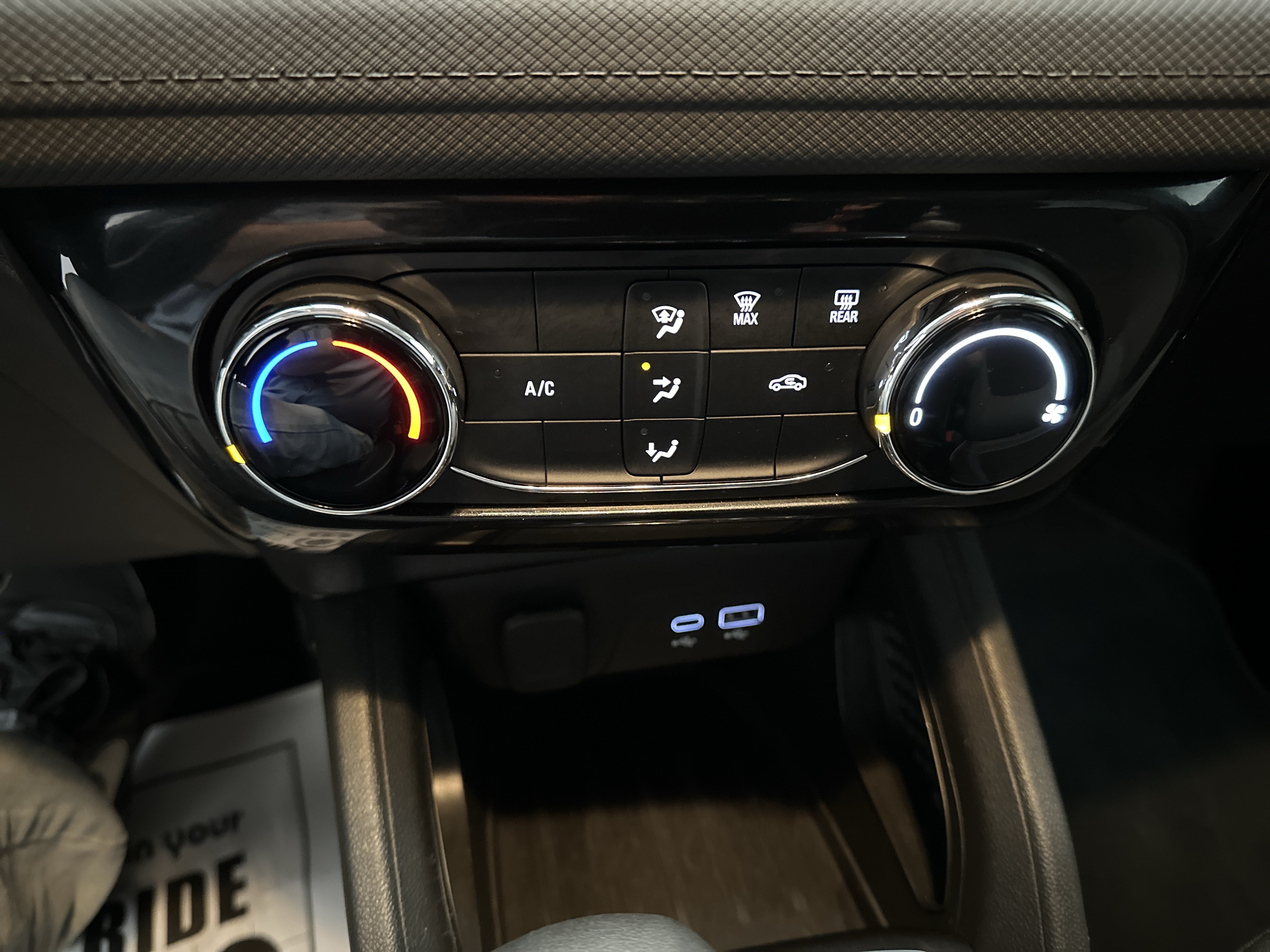 Used 2025 Chevrolet TrailBlazer LT AWD/4WD image 30