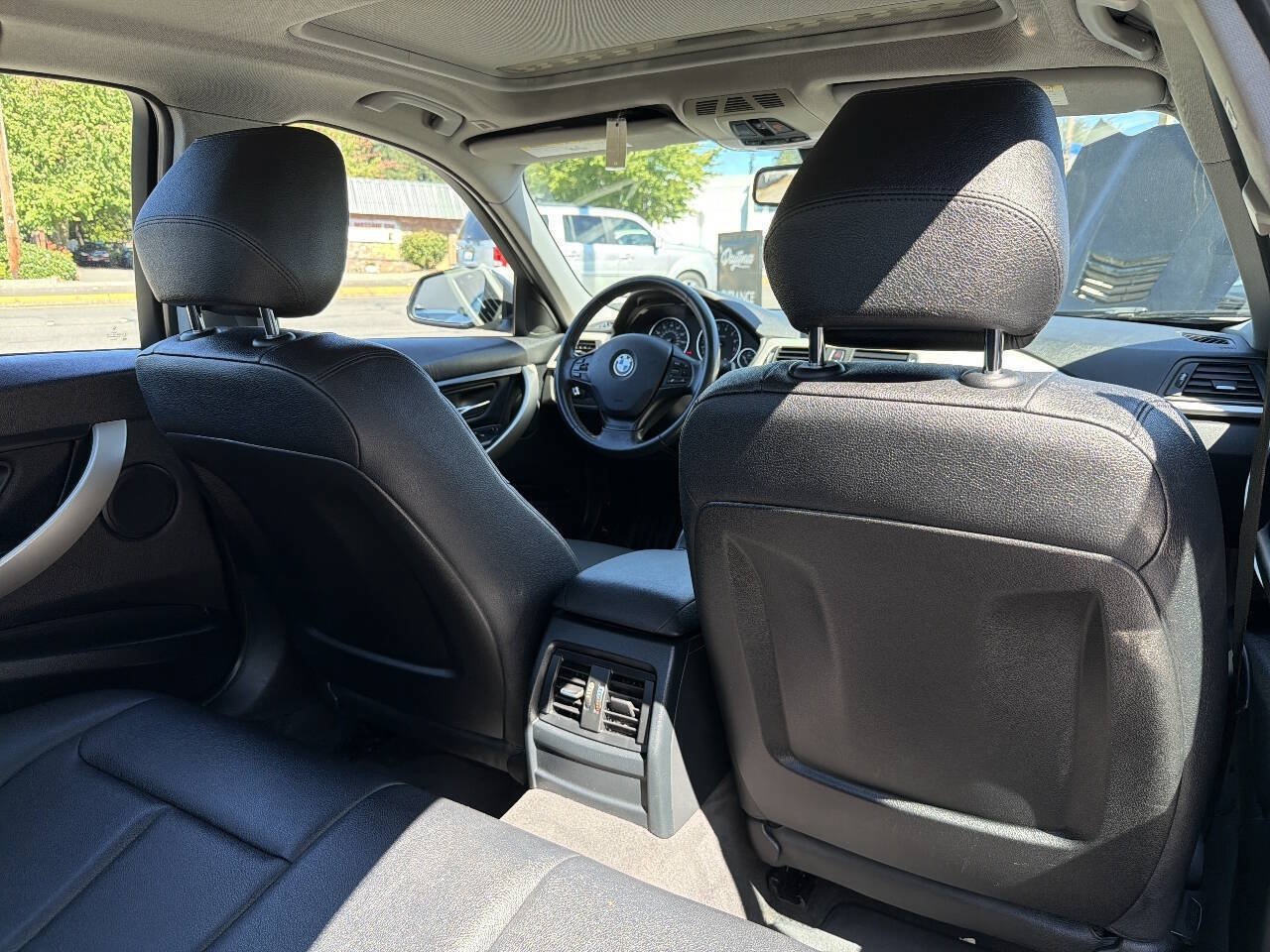 Used 2014 BMW 320i Sedan RWD image 22