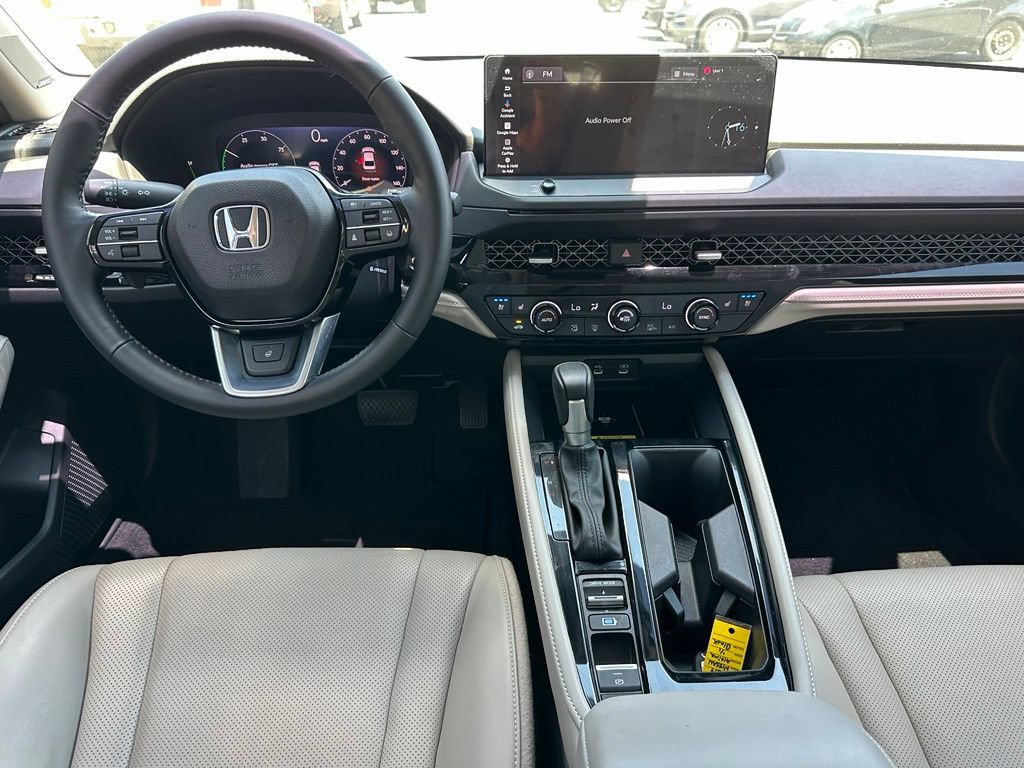Used 2025 Honda Accord Touring image 4