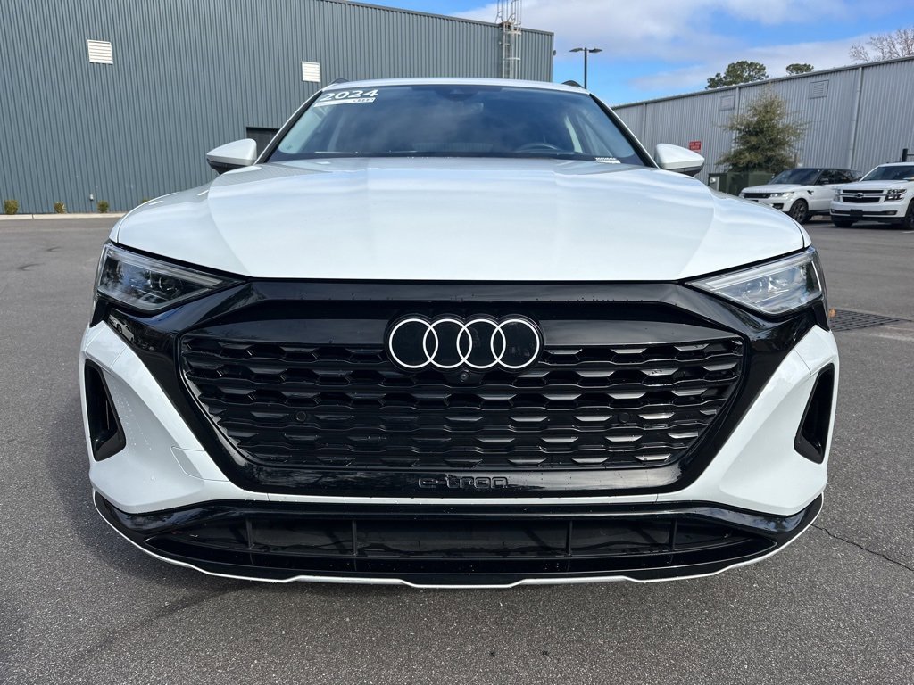 Used 2024 Audi Q8 e-tron Prestige image 2