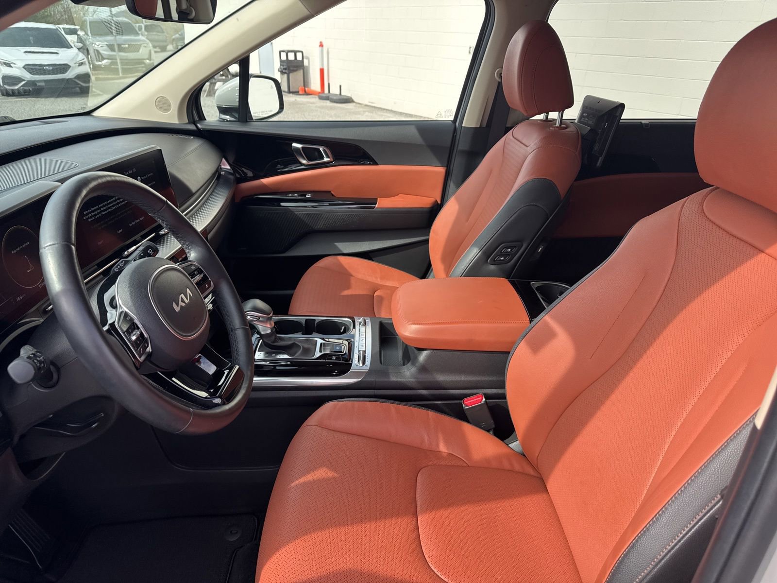 Used 2023 Kia Carnival SX Prestige image 29