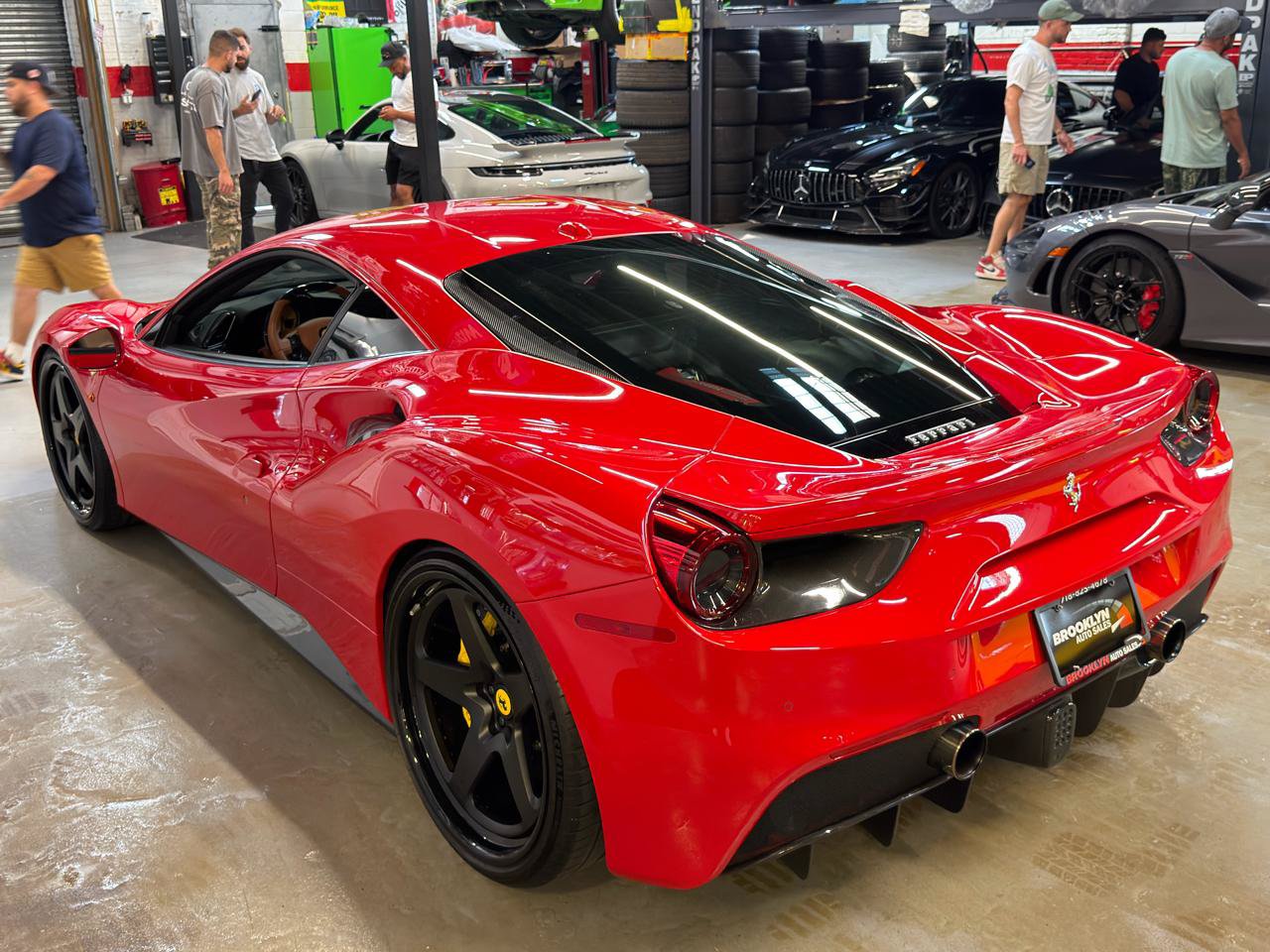 Used 2018 Ferrari 488 GTB RWD image 11