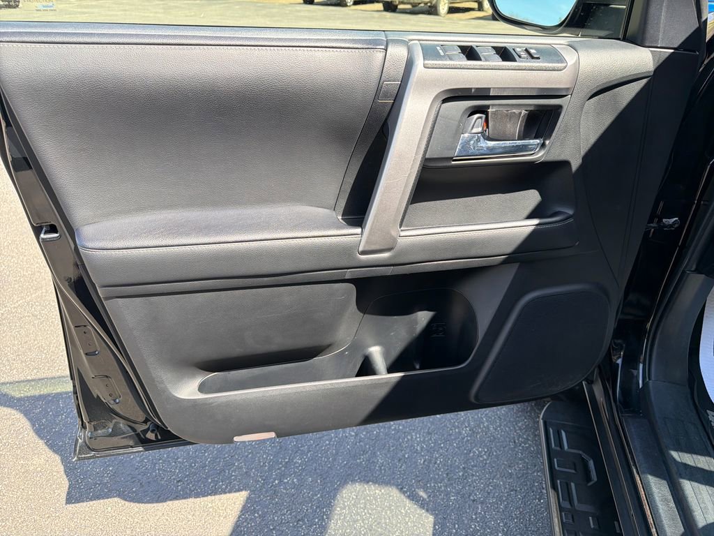 Used 2020 Toyota 4Runner SR5 Premium w/ Moonroof Package AWD/4WD image 12