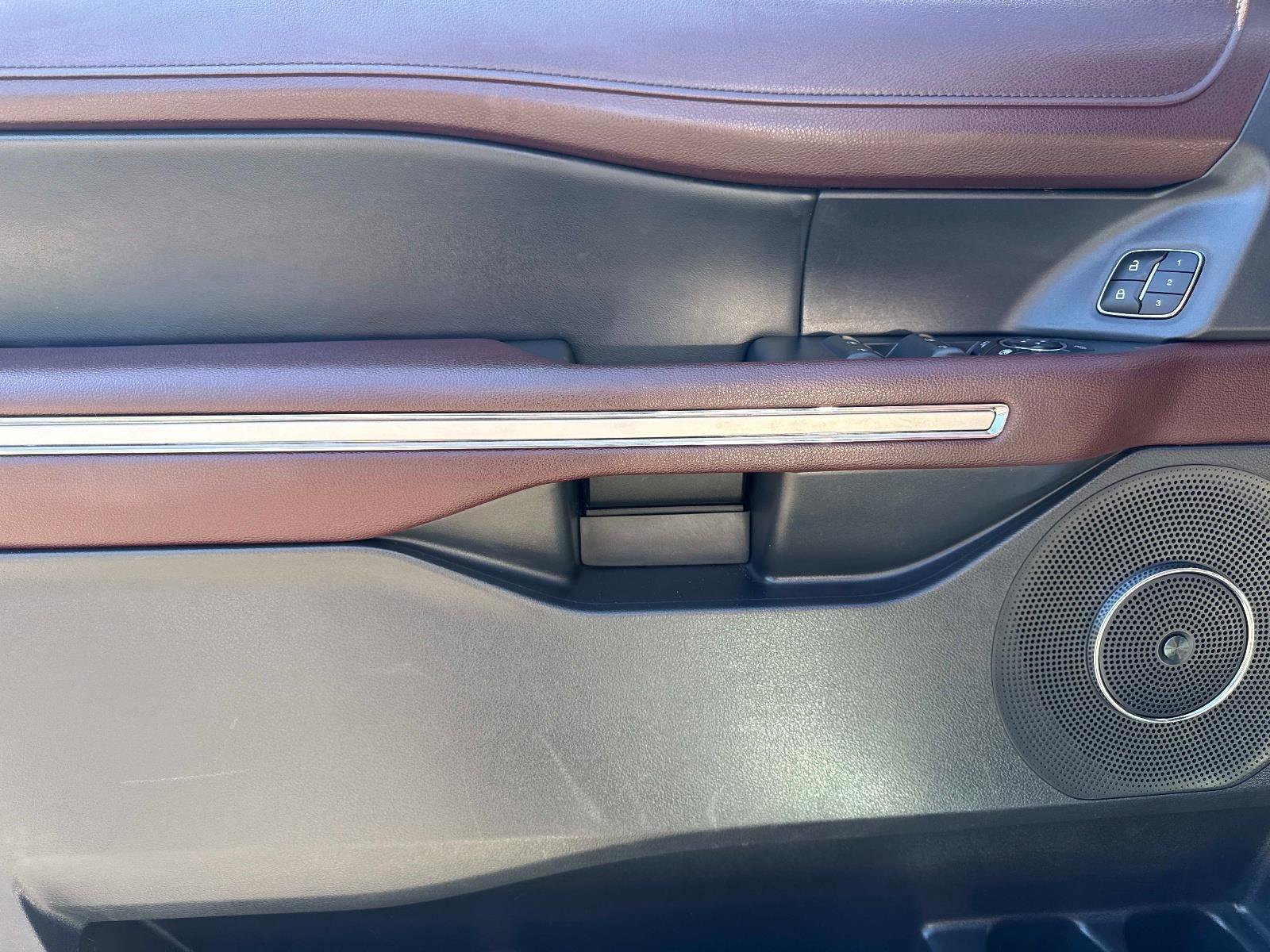 Used 2023 Ford Expedition Limited image 21