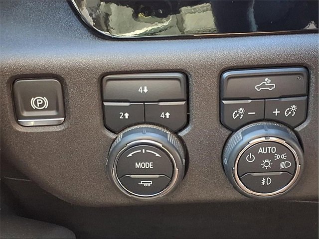 Used 2025 Chevrolet Silverado 2500 LT image 17