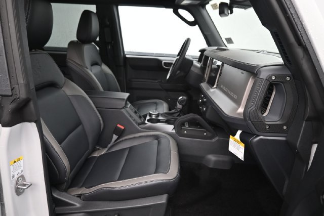 New 2026 Ford Bronco Outer Banks w/ Sasquatch Package AWD/4WD image 8