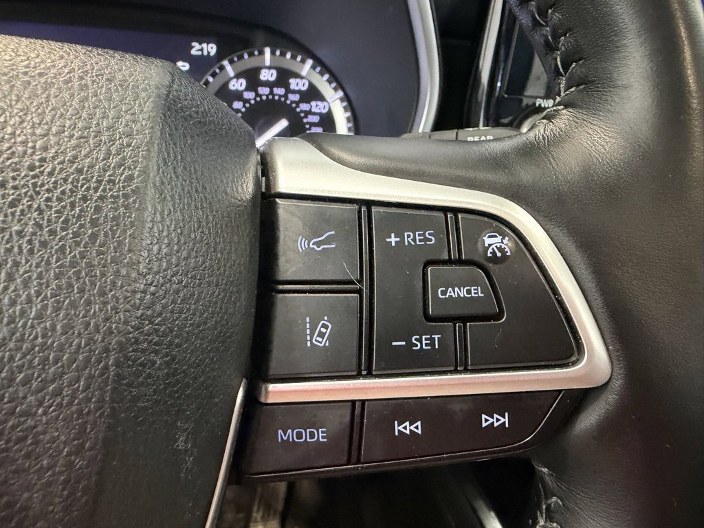 Used 2022 Toyota Highlander Limited image 24