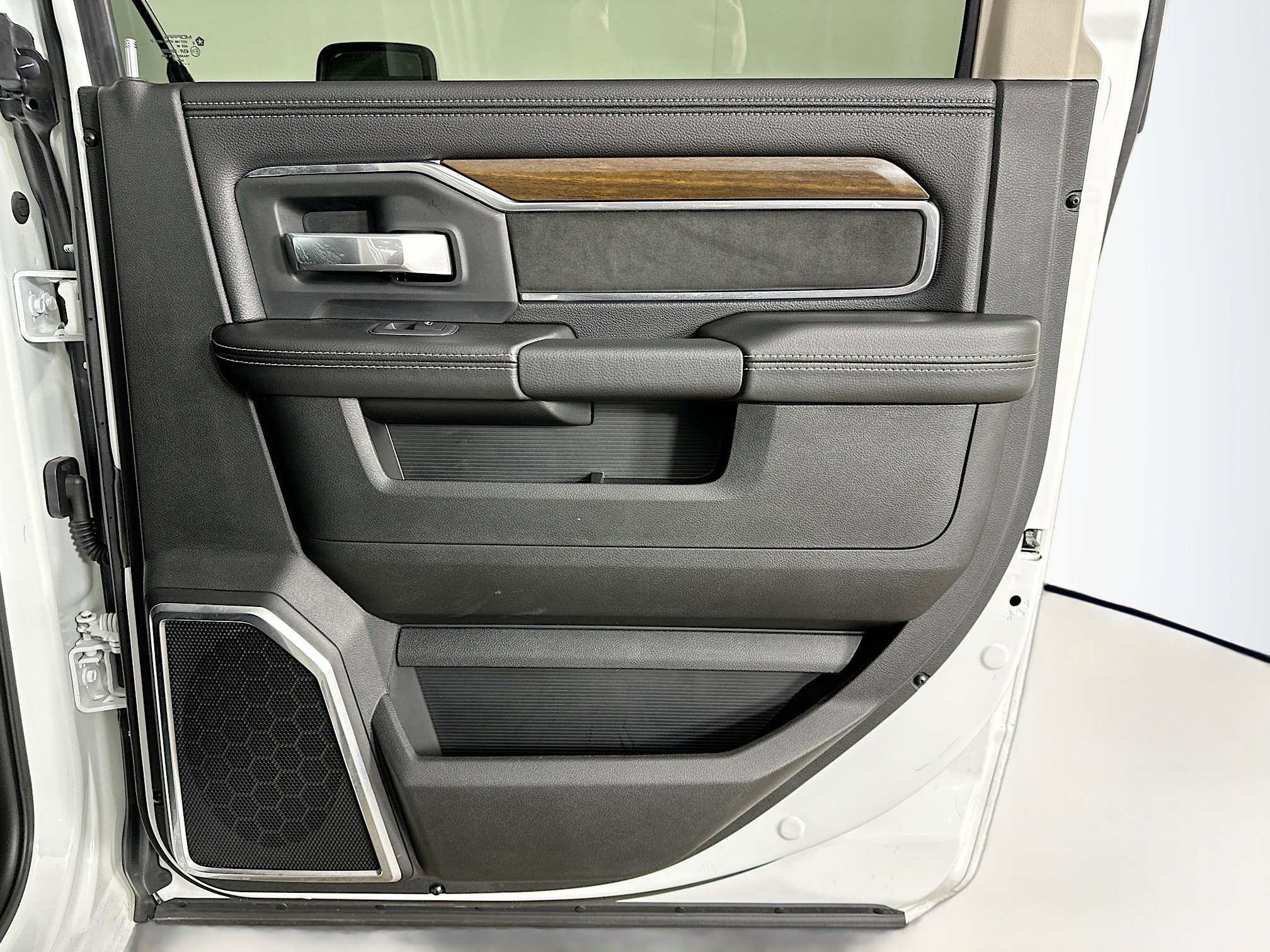 Used 2024 RAM 2500 Laramie w/ Safety Group image 29