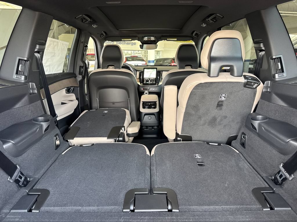 New 2026 Volvo XC90 T8 Ultra w/ Protection Package Premier AWD/4WD image 15