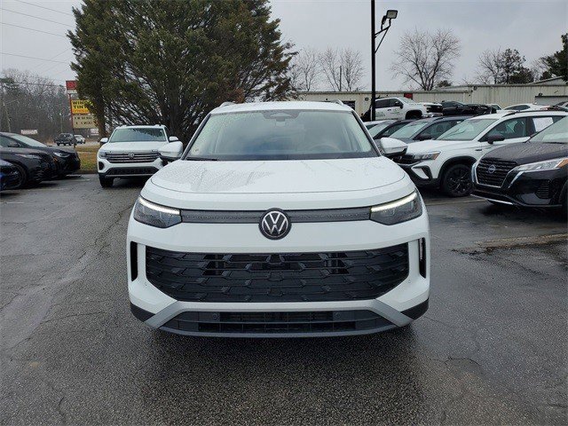 Certified 2025 Volkswagen Tiguan S image 3