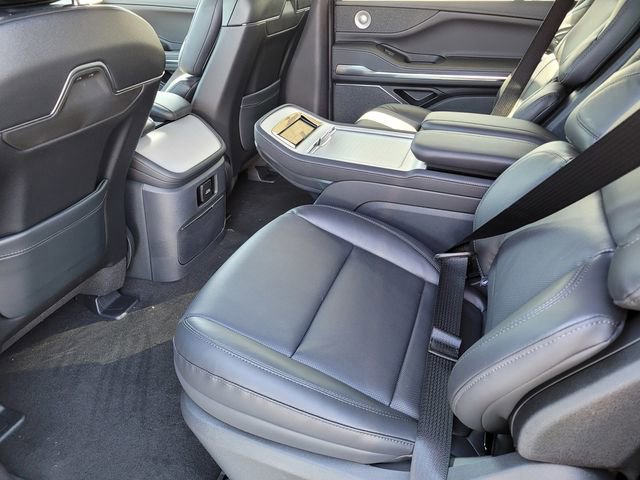 New 2026 Lincoln Navigator Reserve image 16