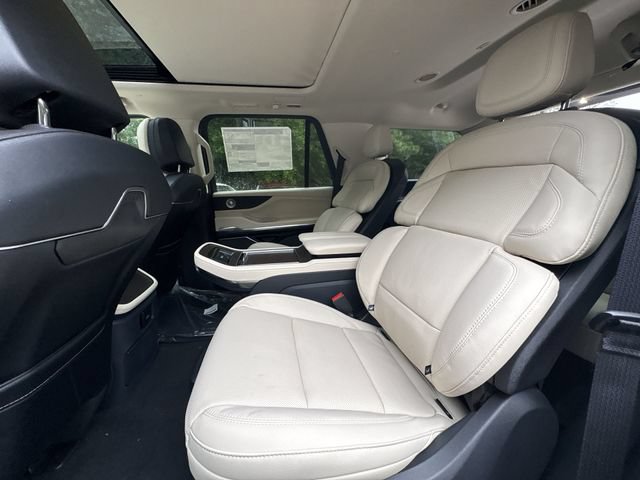 New 2027 Lincoln Navigator Reserve AWD/4WD image 23