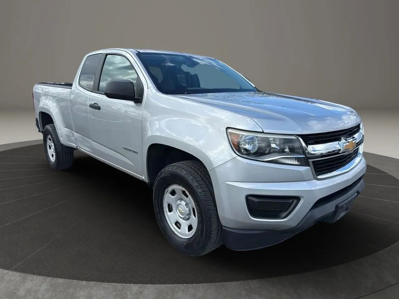 Used 2017 Chevrolet Colorado W/T w/ WT Convenience Package RWD image 3