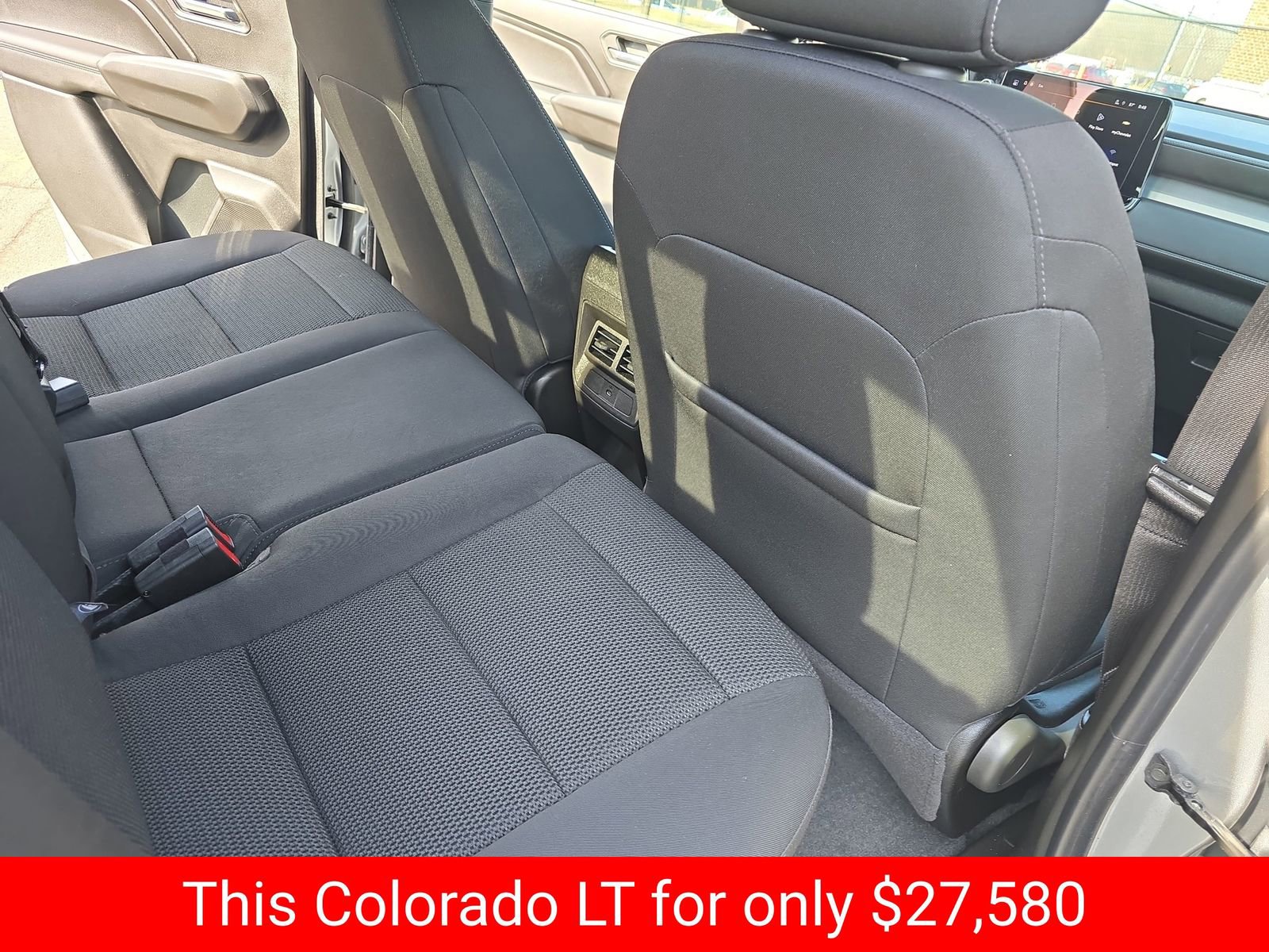 Used 2023 Chevrolet Colorado LT w/ LT Convenience Package II image 18
