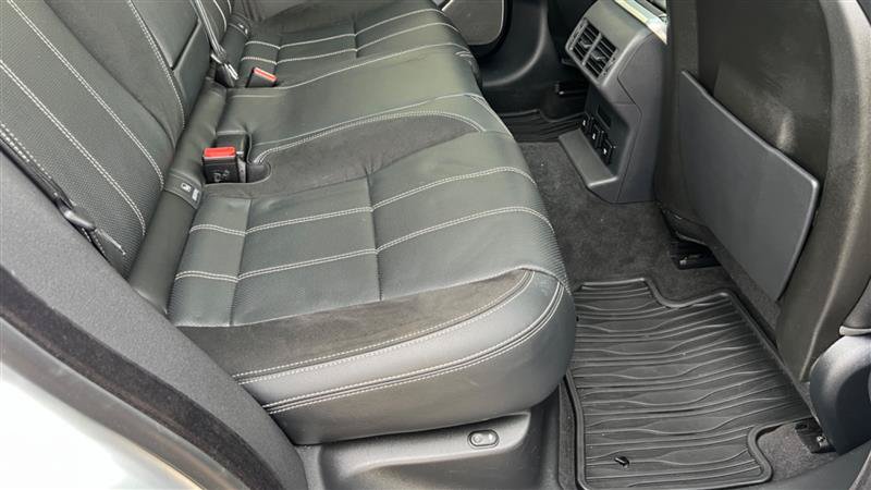 Used 2018 Land Rover Range Rover Velar S AWD/4WD image 61