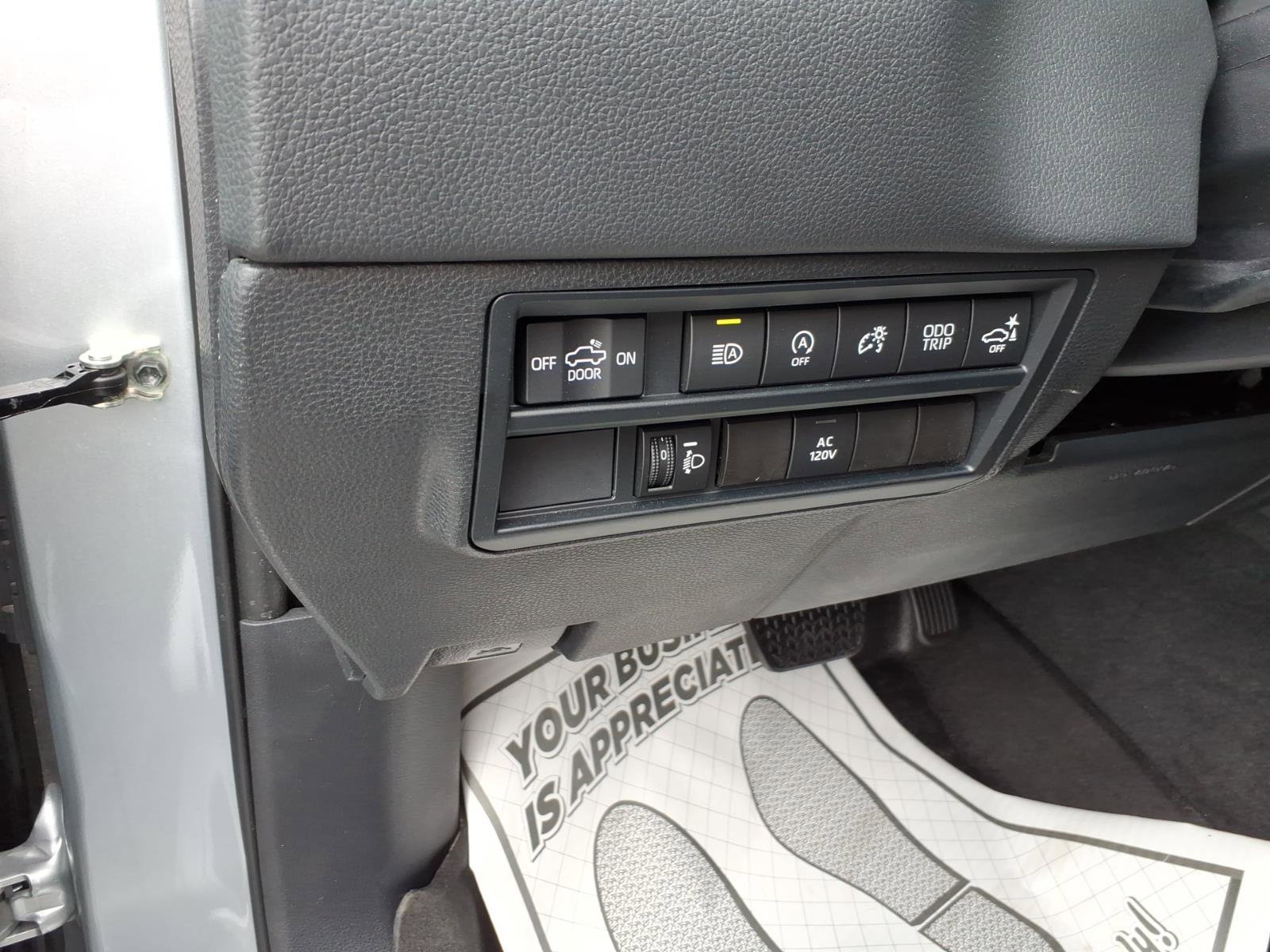 Used 2022 Toyota Tundra Limited w/ Power Package image 15