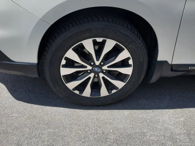 Used 2017 Subaru Outback 3.6R Limited AWD/4WD image 6