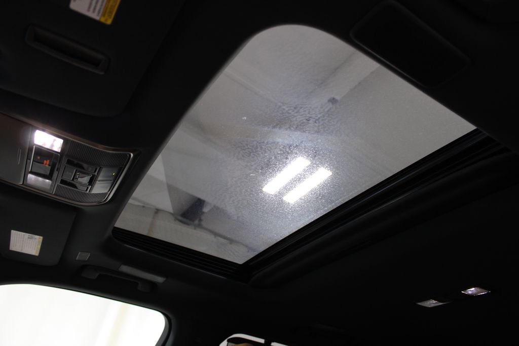 Used 2025 Lexus LX 700h Luxury image 21