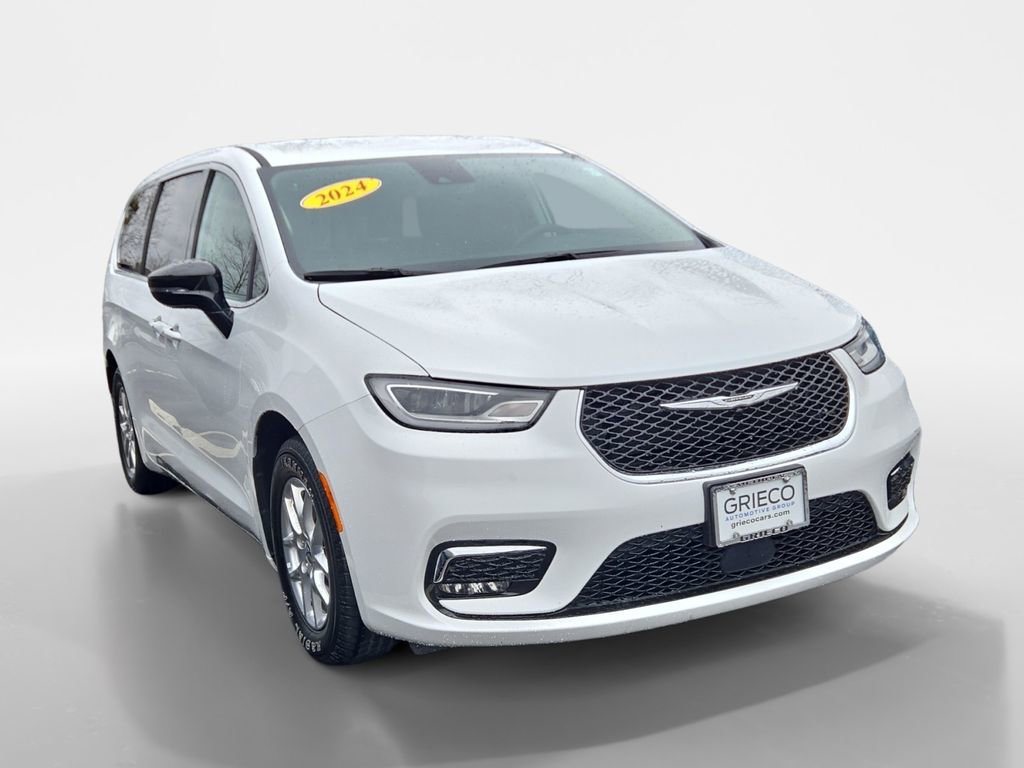Used 2024 Chrysler Pacifica Touring-L