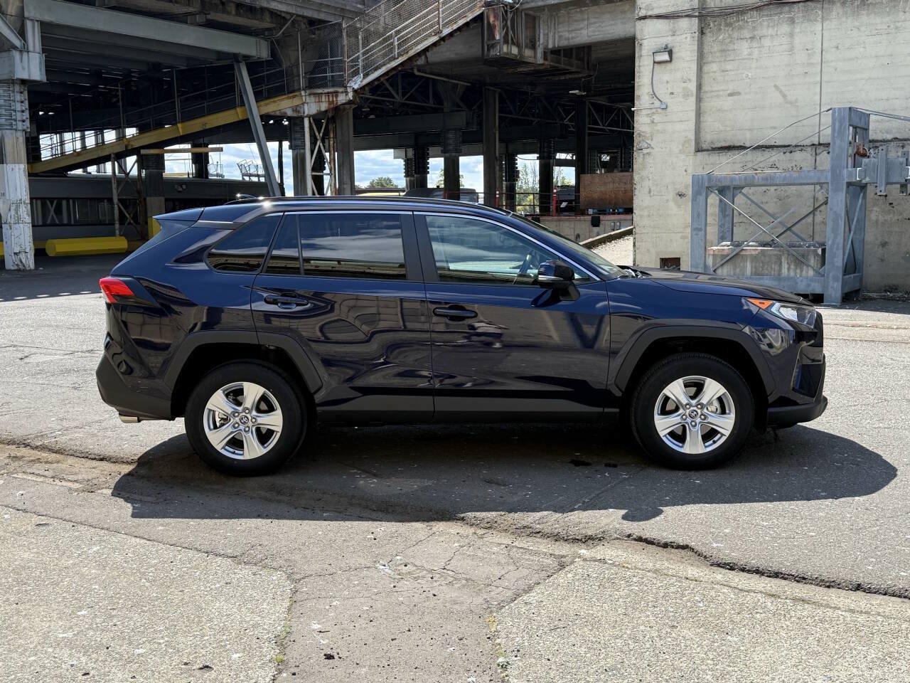 Used 2020 Toyota RAV4 XLE w/ Convenience Package AWD/4WD image 13