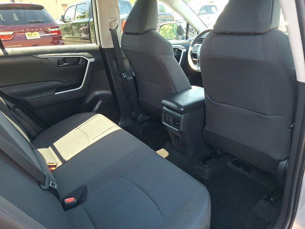 Used 2024 Toyota RAV4 LE AWD/4WD image 19