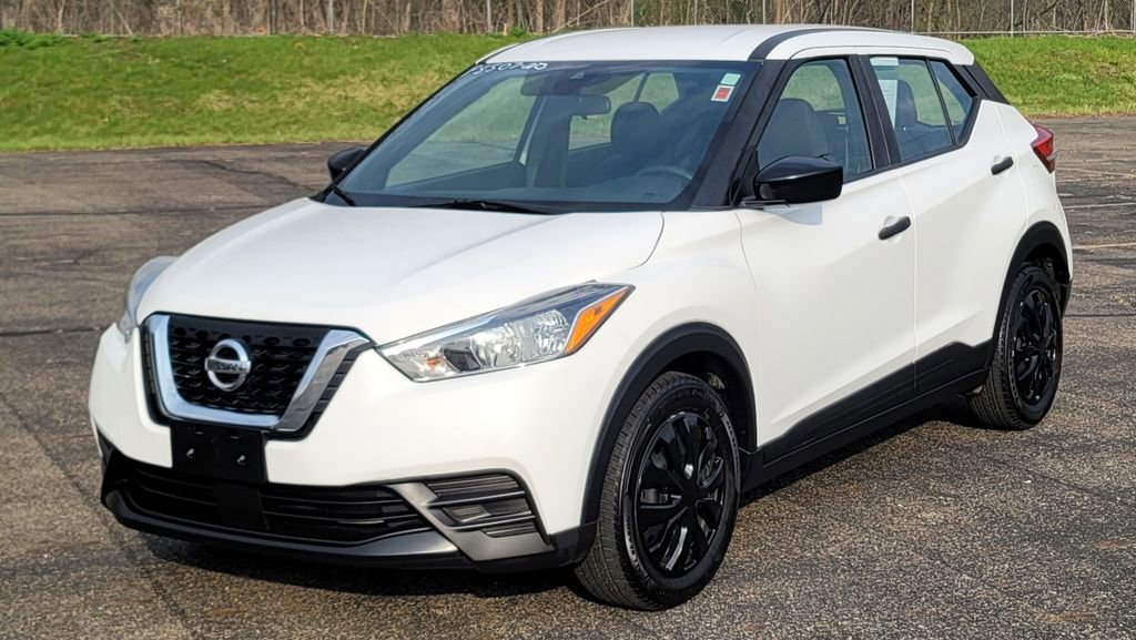 Used 2020 Nissan Kicks S image 3