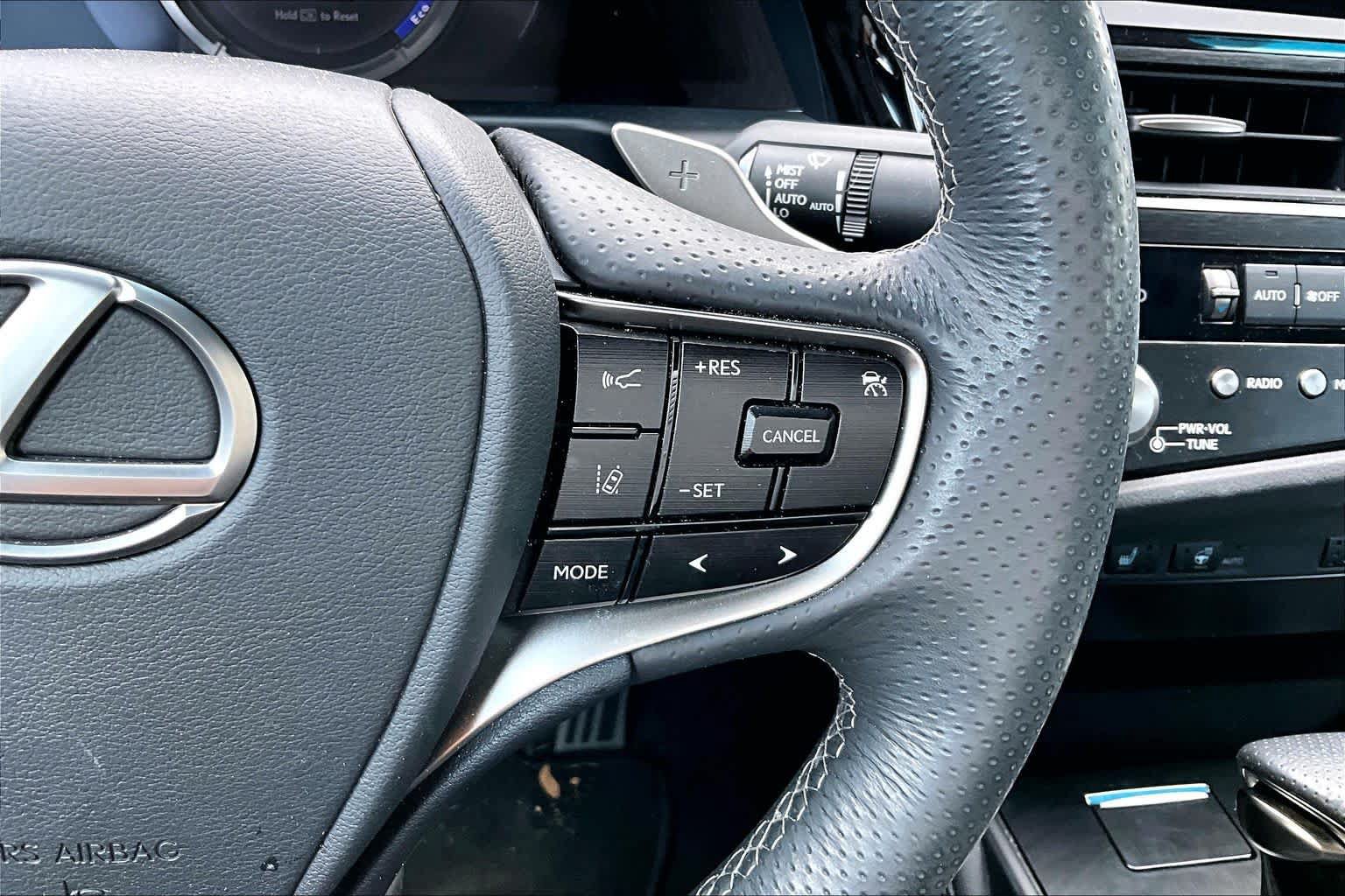 Used 2023 Lexus ES 300h F Sport FWD image 23