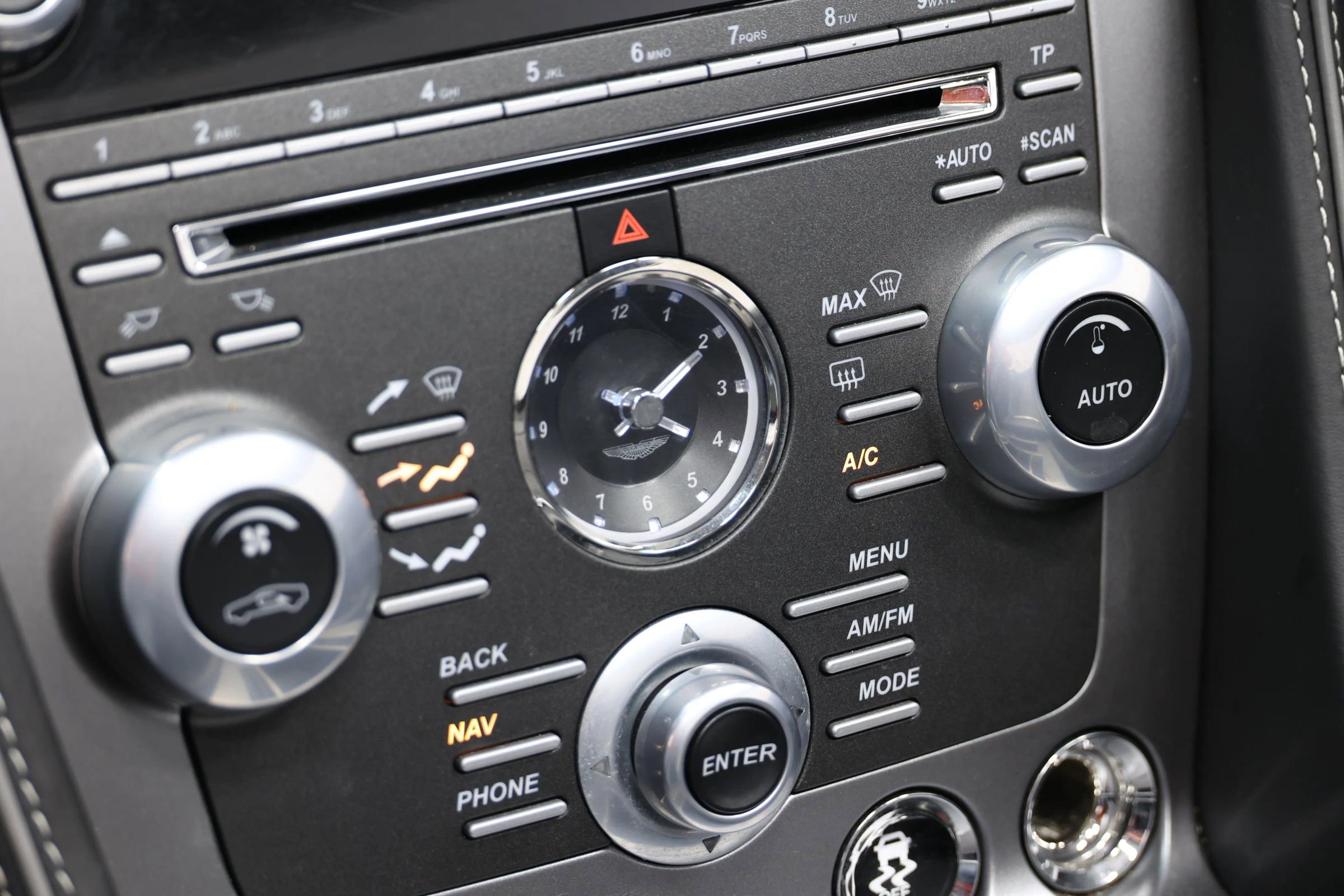 Used 2012 Aston Martin Virage Volante image 33