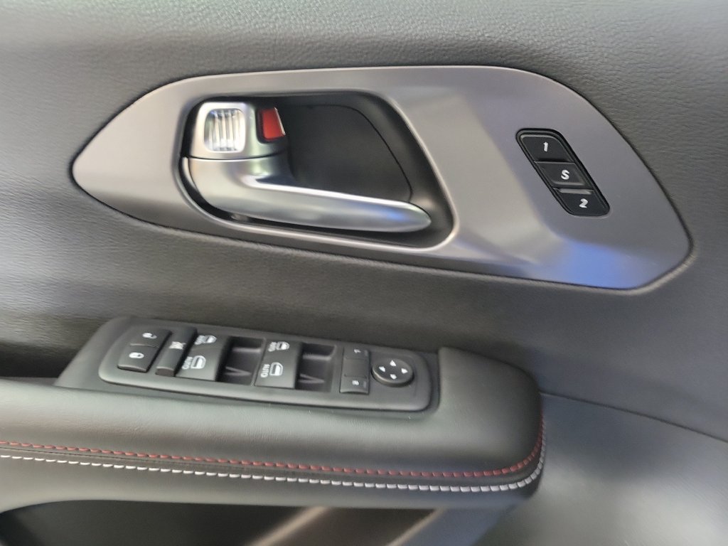 New 2027 Chrysler Pacifica Select FWD image 17