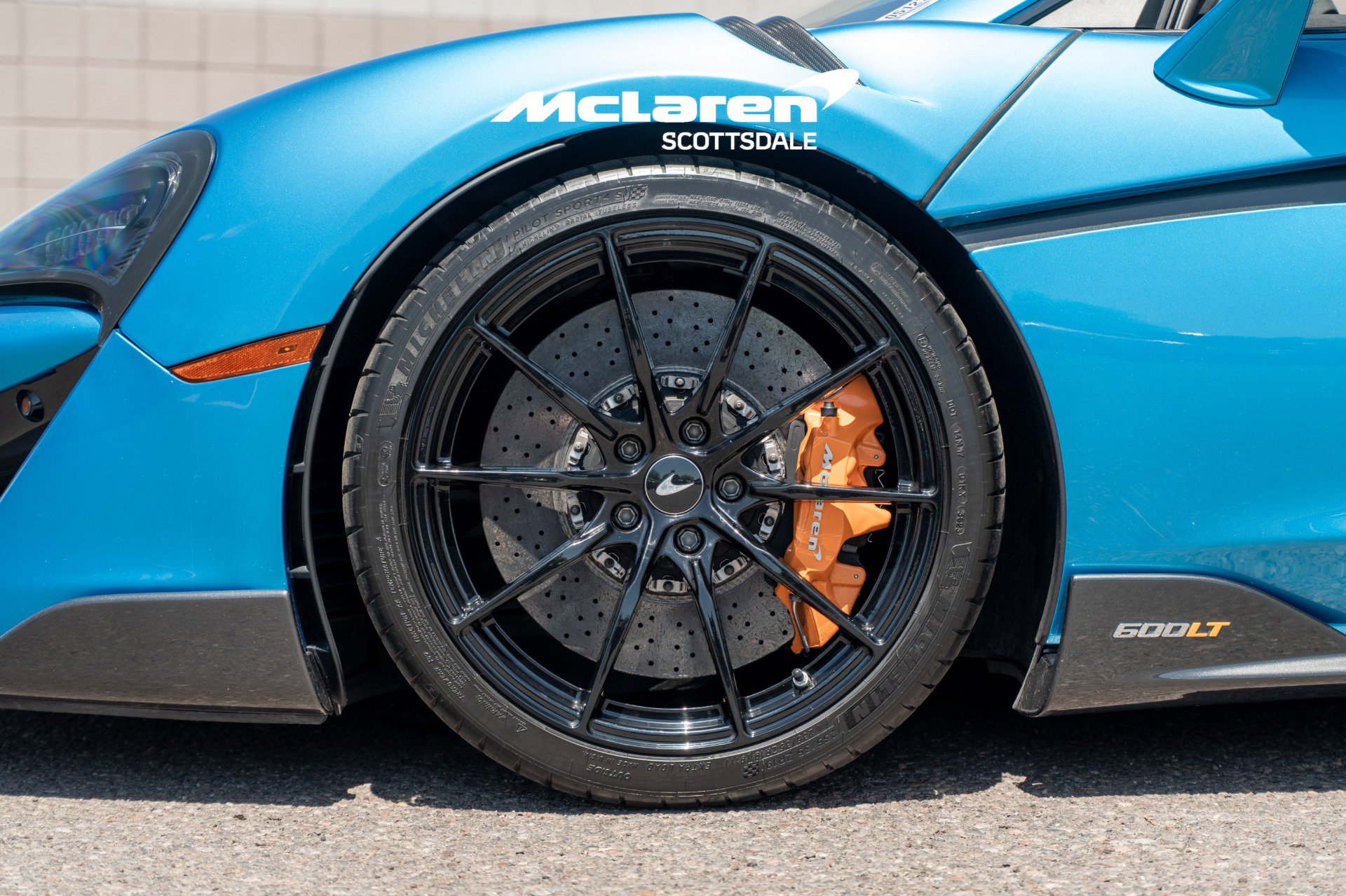 Used 2020 McLaren 600LT Spider RWD image 32
