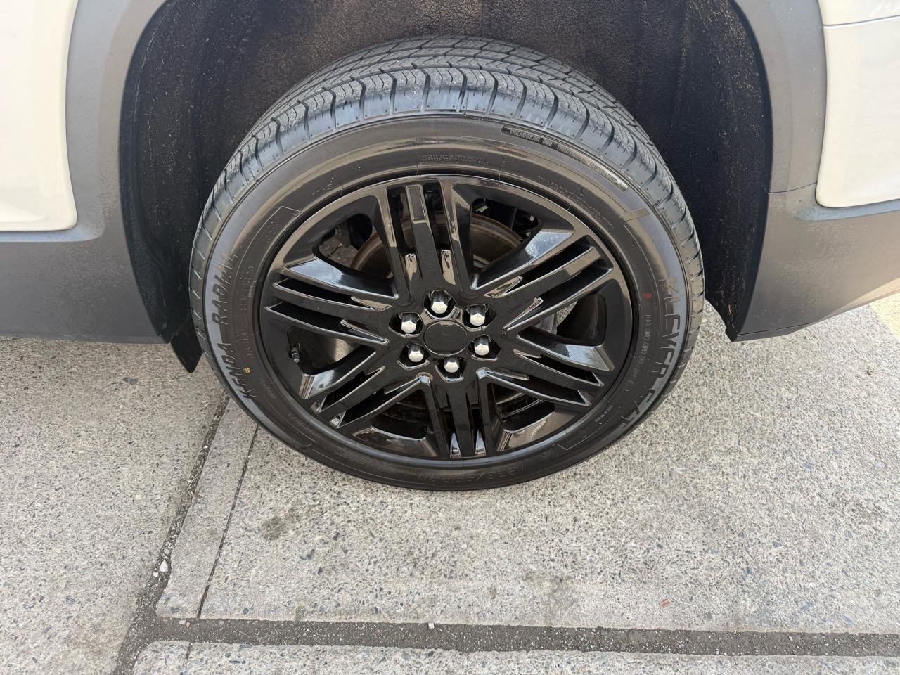 Used 2017 GMC Acadia SLT AWD/4WD image 11