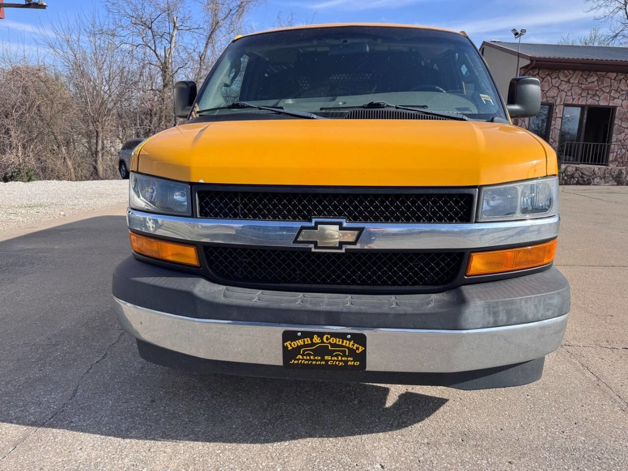 Used 2019 Chevrolet Express 2500 w/ Driver Convenience Package image 3
