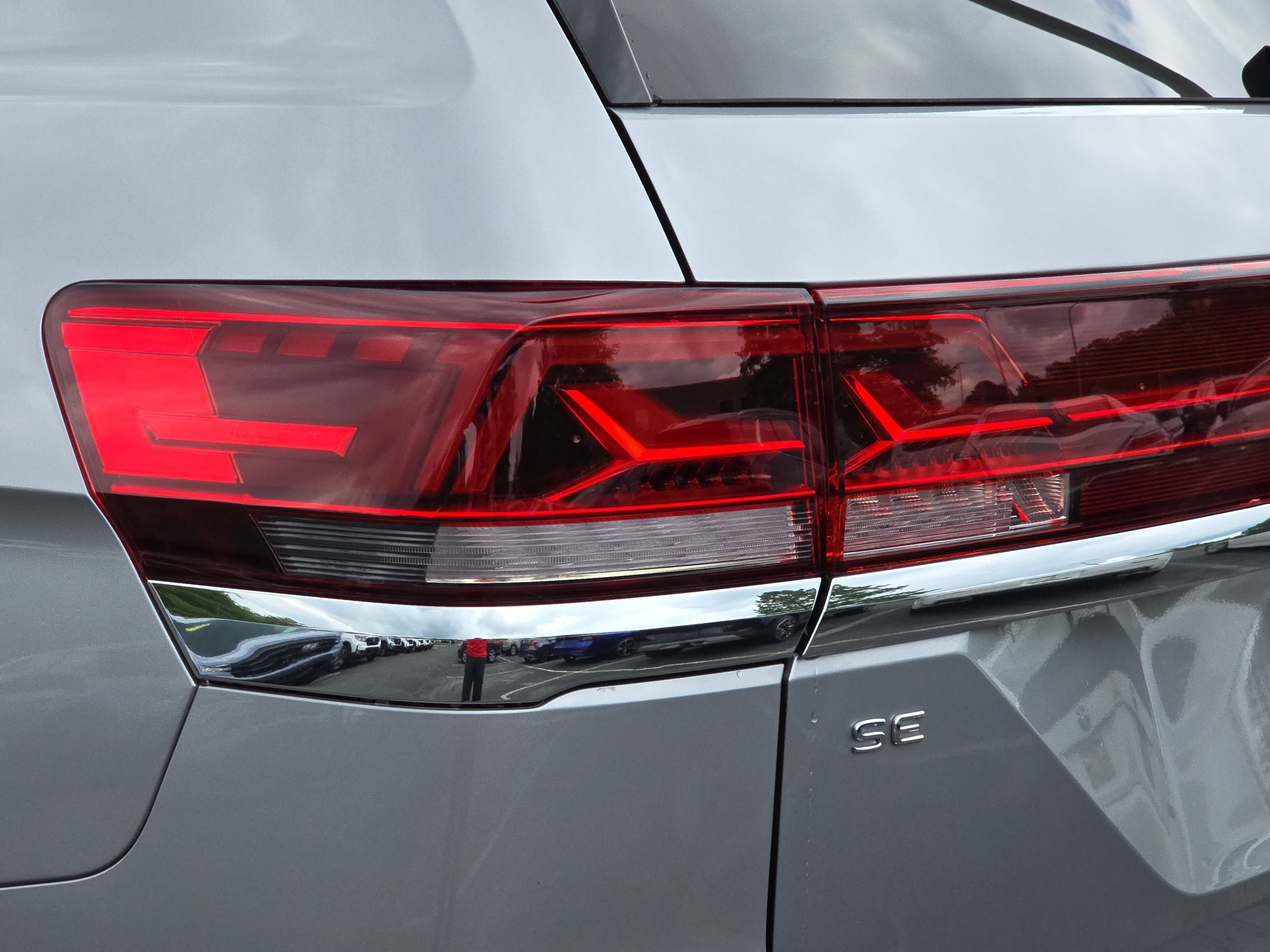 New 2026 Volkswagen Atlas SE FWD image 36
