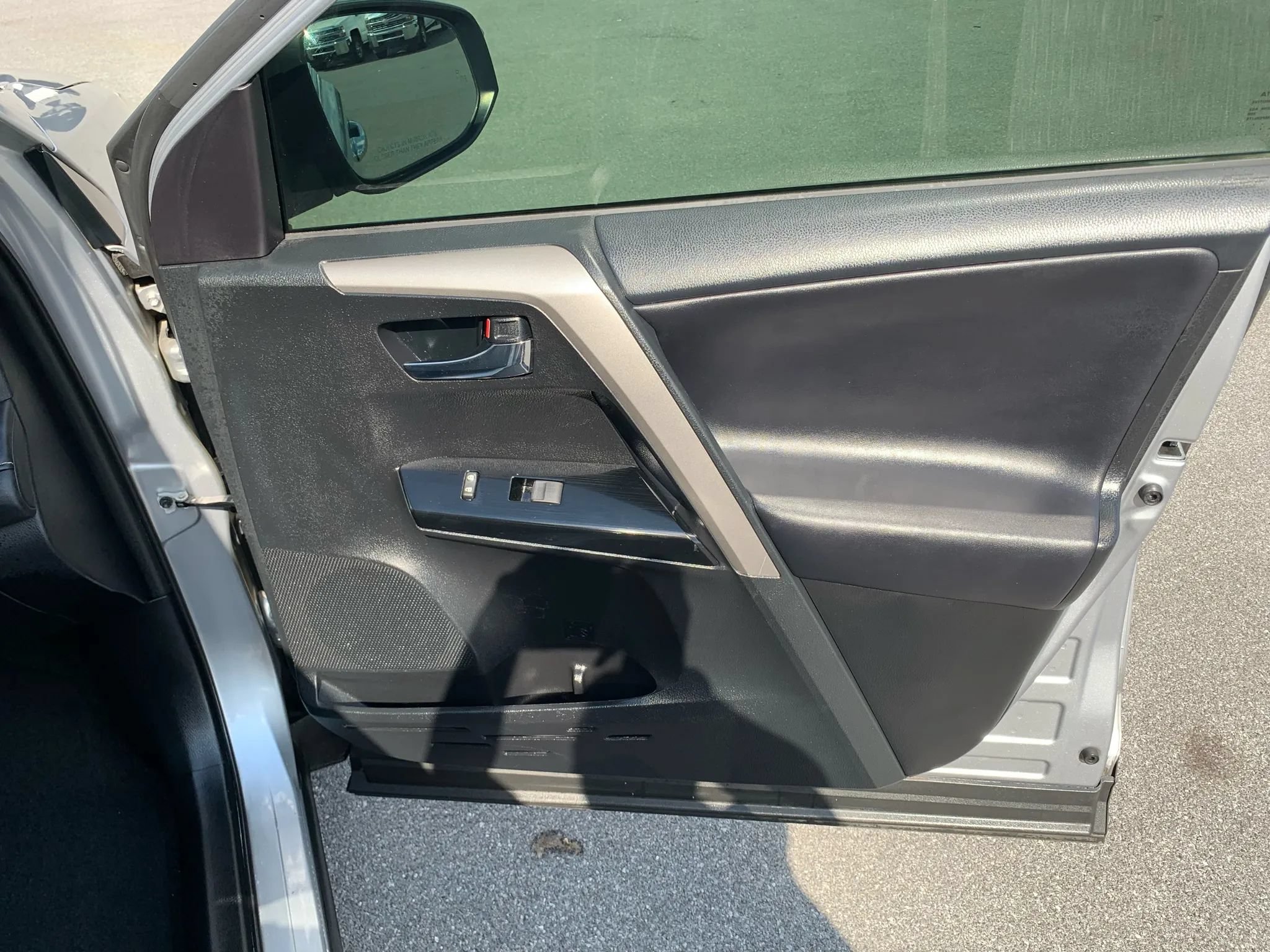 Used 2016 Toyota RAV4 Limited FWD image 26
