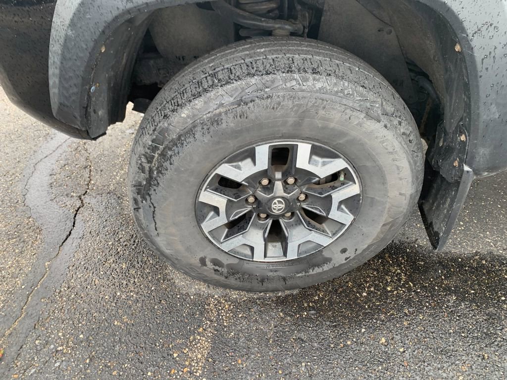Used 2019 Toyota Tacoma TRD Off-Road w/ Four Season Floor Mat Package AWD/4WD image 7