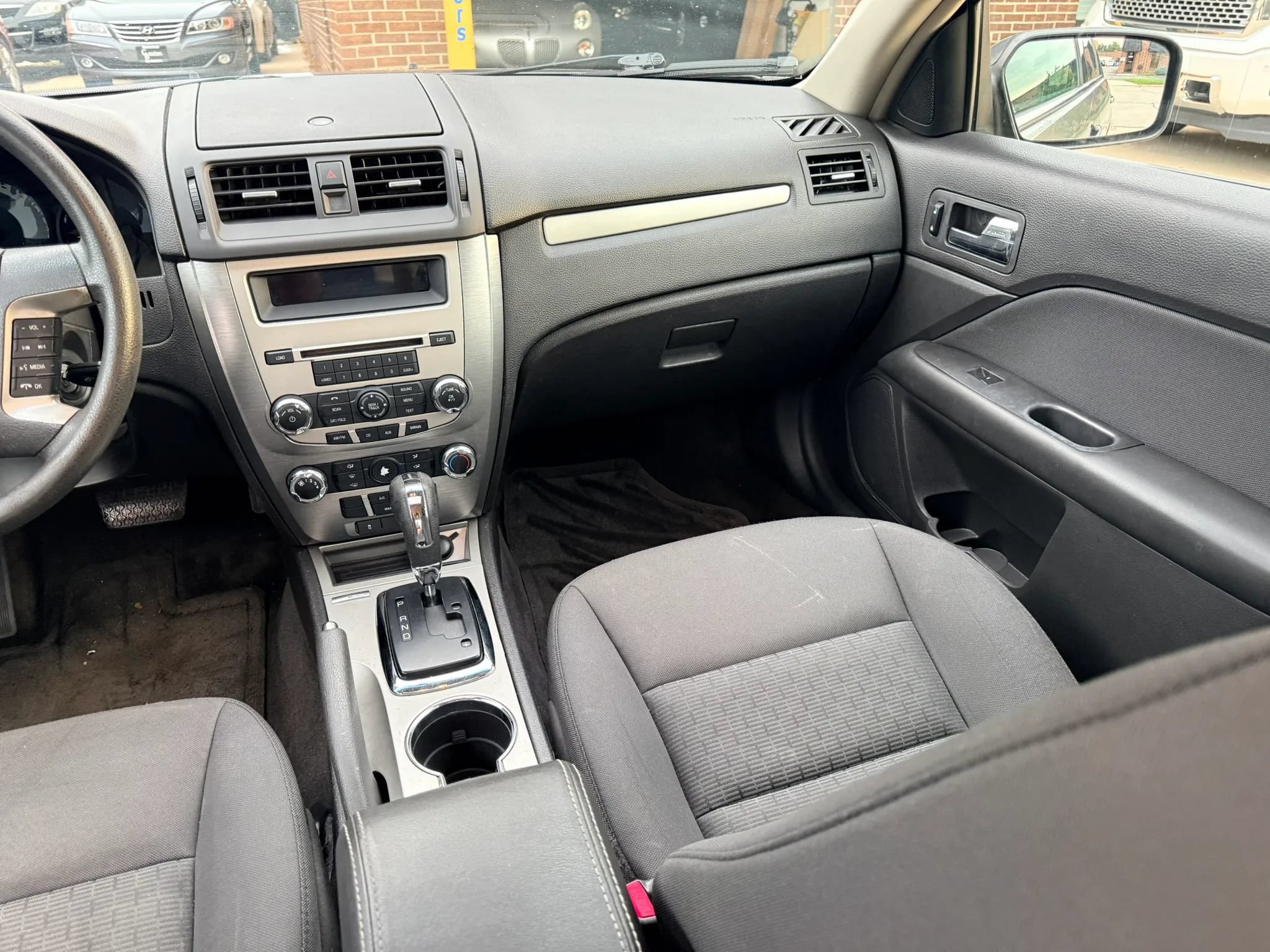 Used 2010 Ford Fusion SE FWD image 9