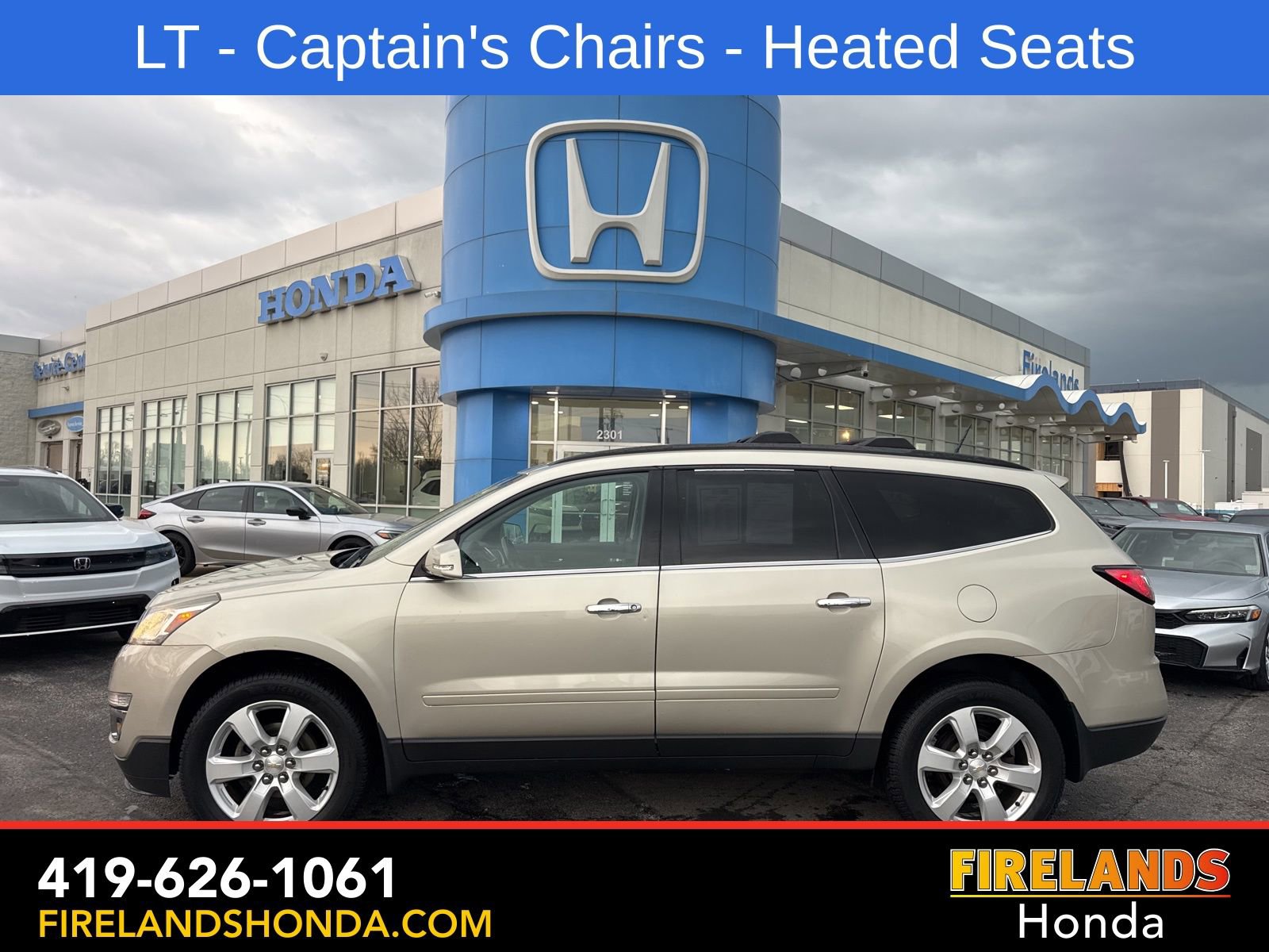 Used 2017 Chevrolet Traverse LT w/ Style and Technology Package image 1
