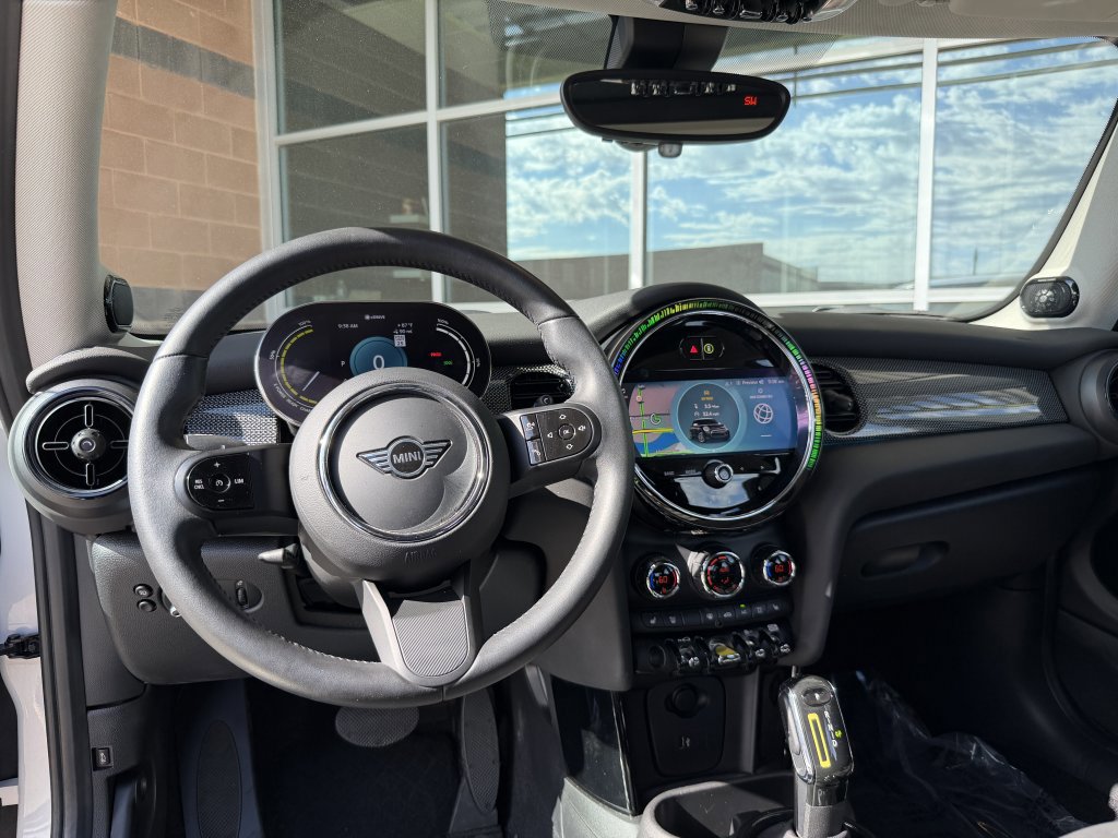 Used 2023 MINI Cooper SE image 16