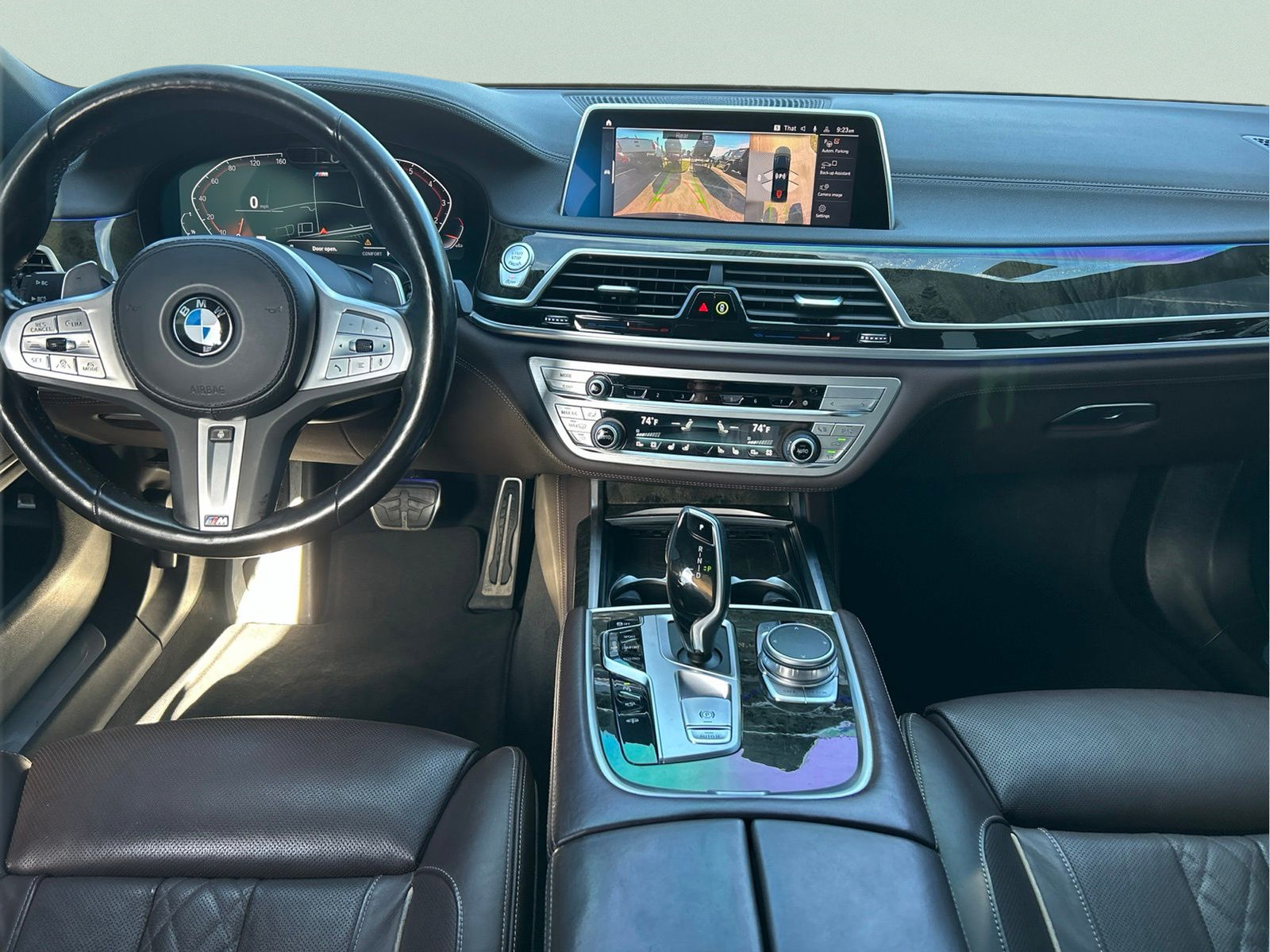 Used 2022 BMW 750i xDrive w/ Autobahn Package AWD/4WD image 13