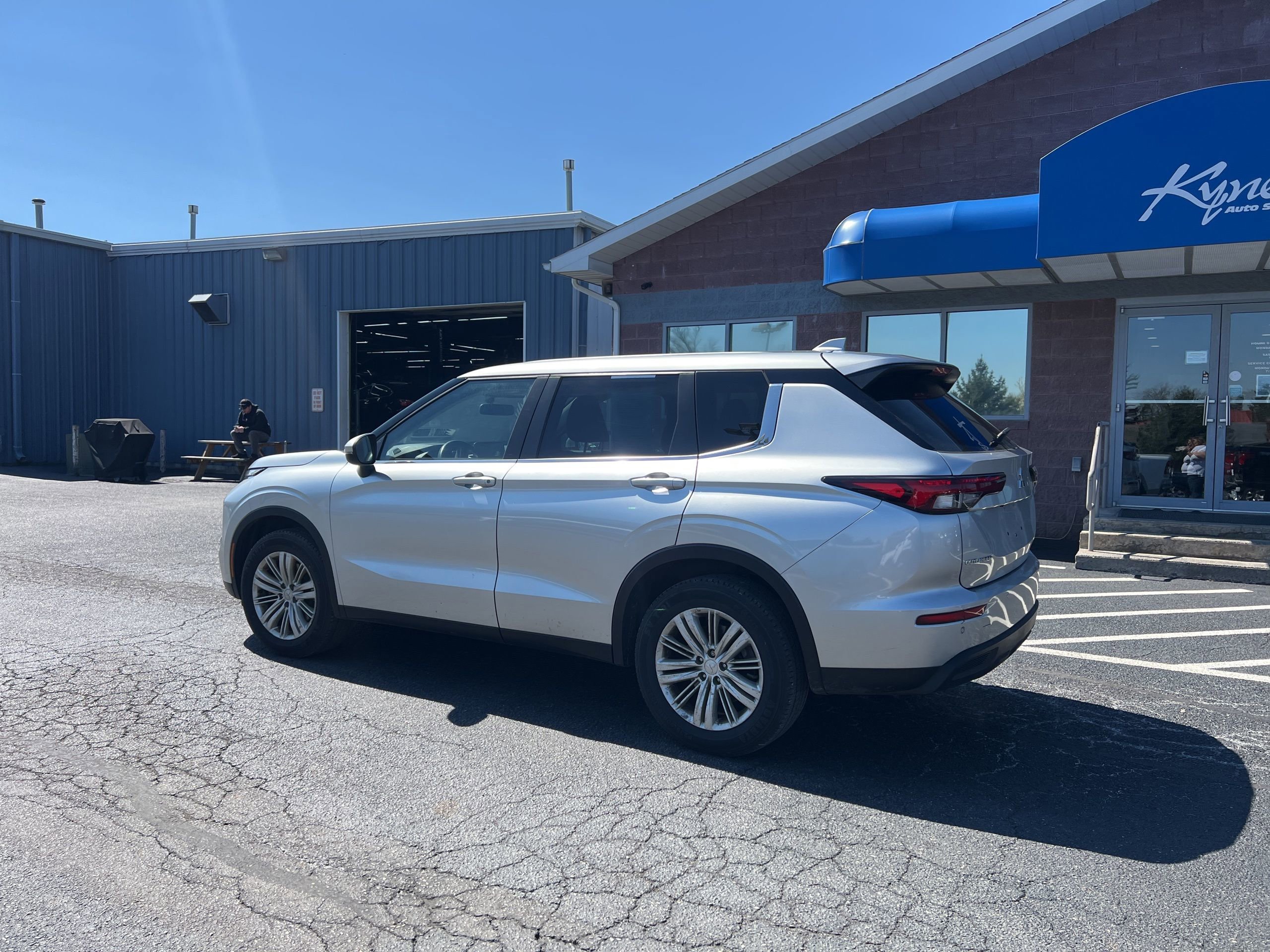 Used 2022 Mitsubishi Outlander ES AWD/4WD image 4