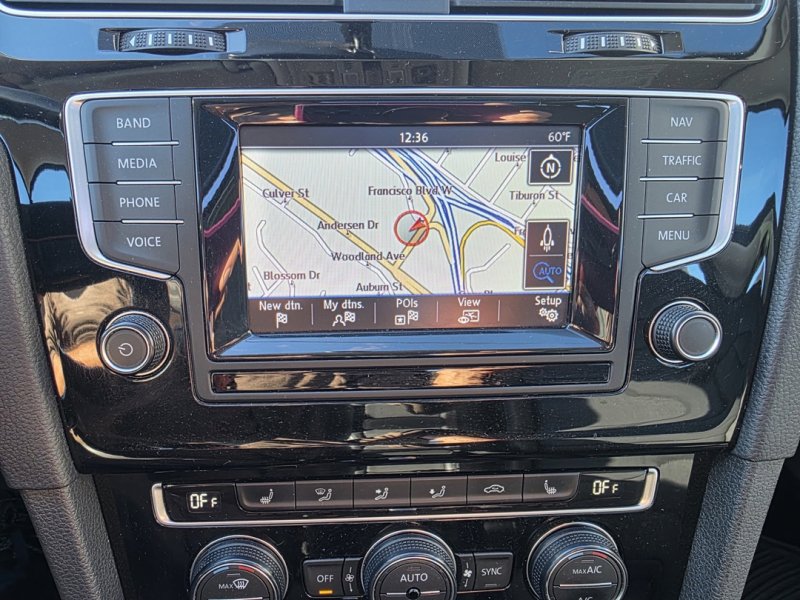 Used 2015 Volkswagen Golf SEL image 23