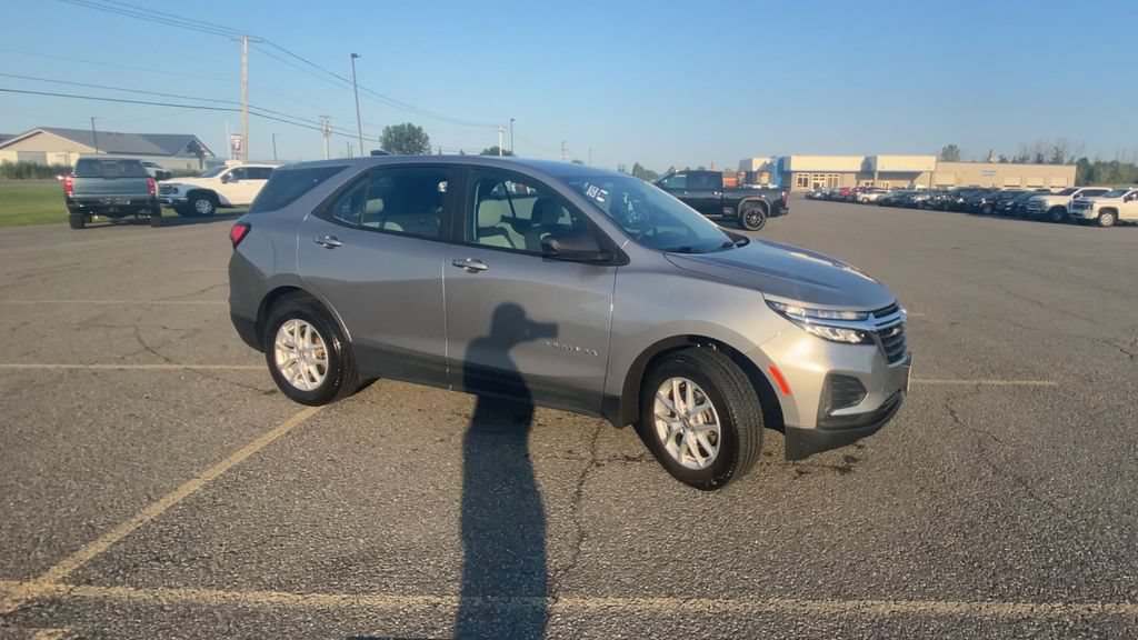 Certified 2023 Chevrolet Equinox LS w/ Driver Confidence II Package AWD/4WD image 2