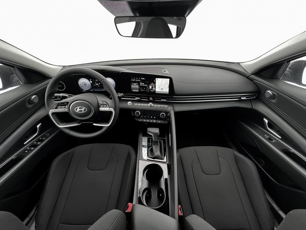 Used 2025 Hyundai Elantra SEL image 20