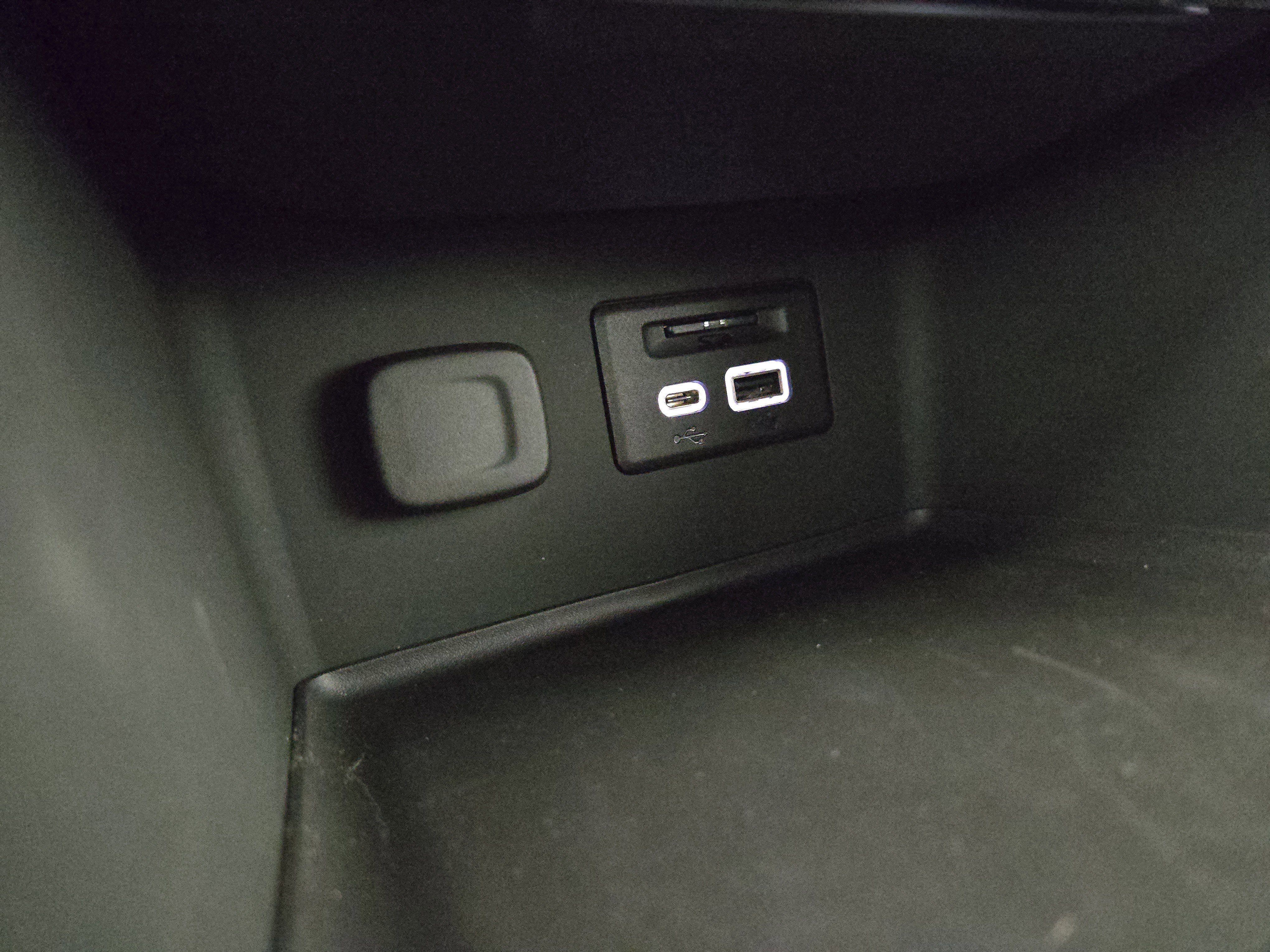 Certified 2023 GMC Acadia AT4 w/ LPO, Floor Liner Package image 27