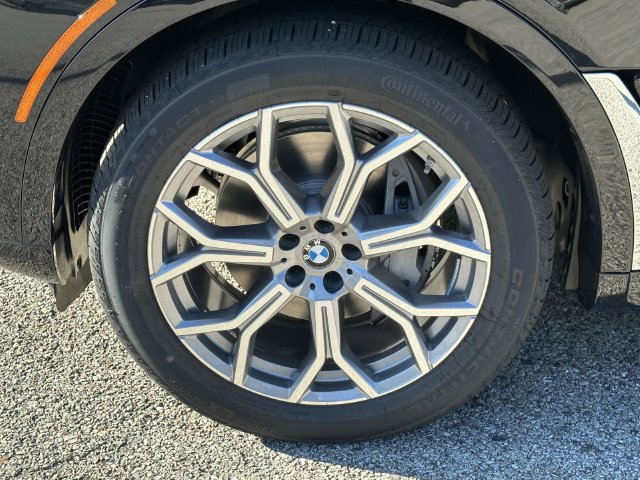 New 2027 BMW X7 xDrive40i w/ Premium Package AWD/4WD image 7