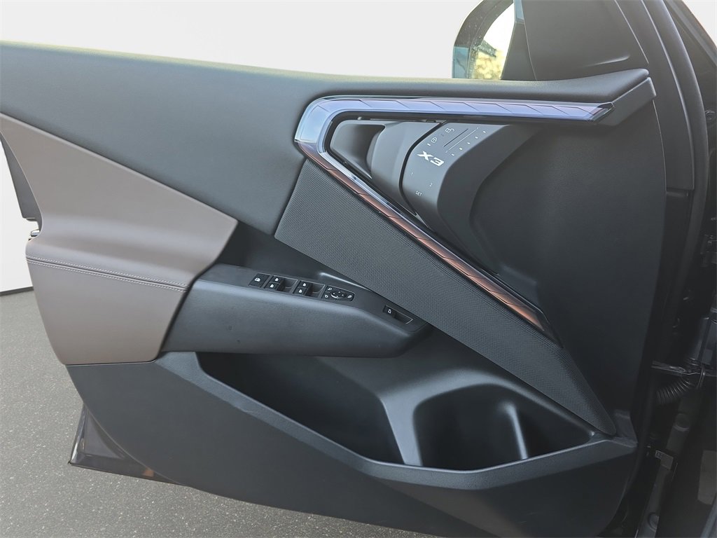 Used 2025 BMW X3 xDrive30i w/ Premium Package image 30