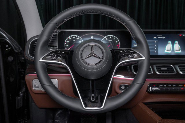 Certified 2026 Mercedes-Benz GLS 450 4MATIC image 23