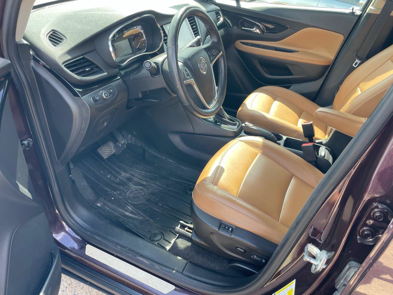 Used 2017 Buick Encore Essence FWD image 17