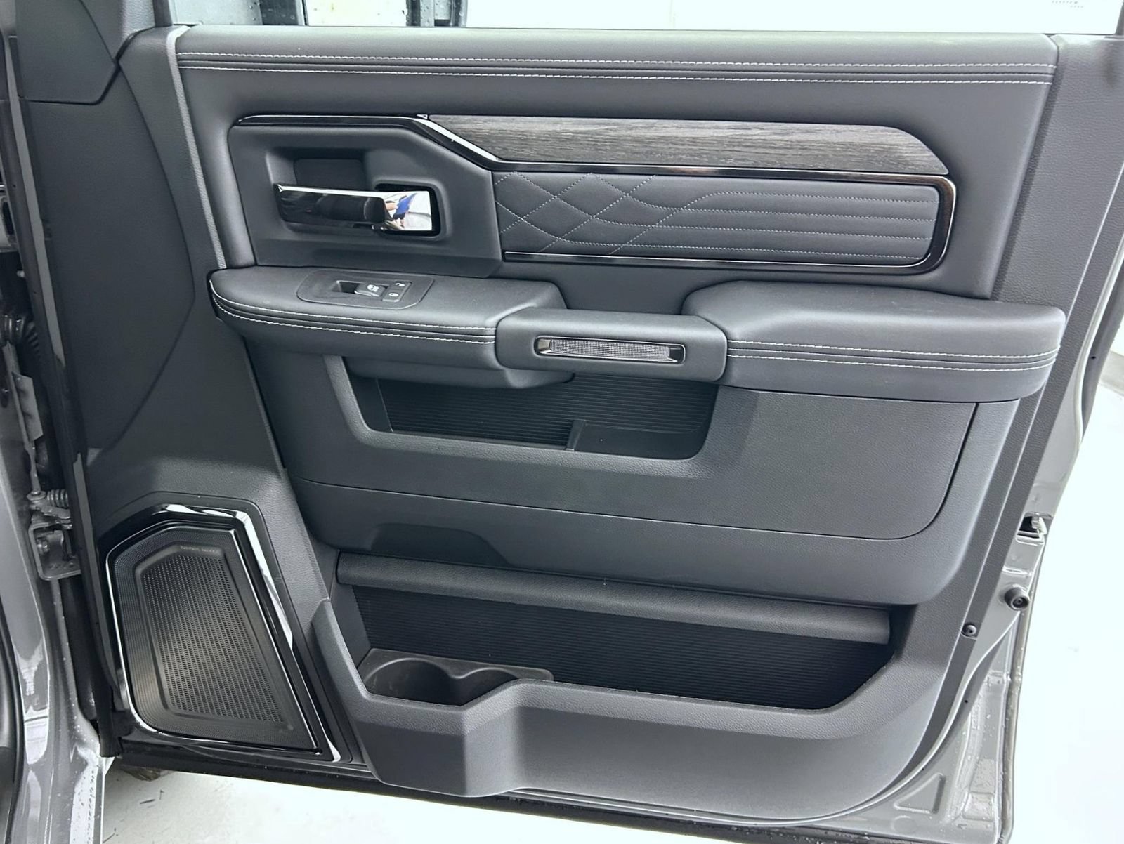 New 2027 RAM 3500 Limited AWD/4WD image 17