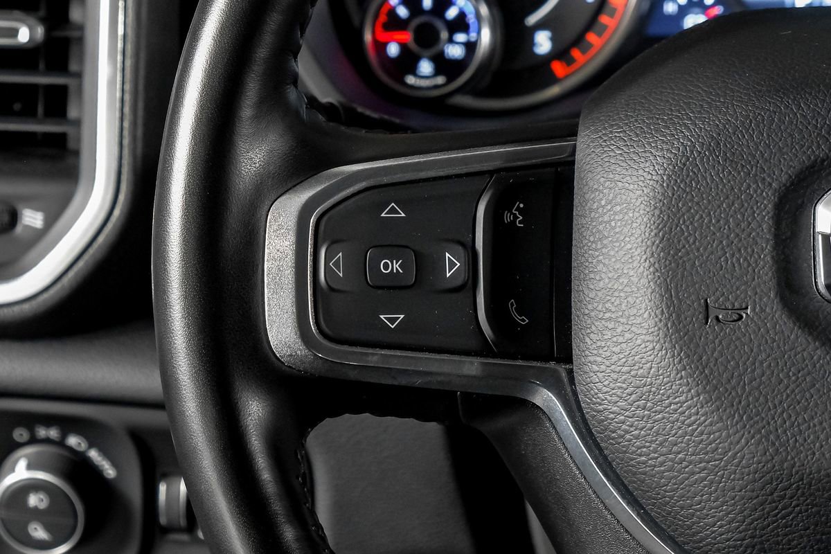 Used 2024 RAM 2500 Laramie AWD/4WD image 17